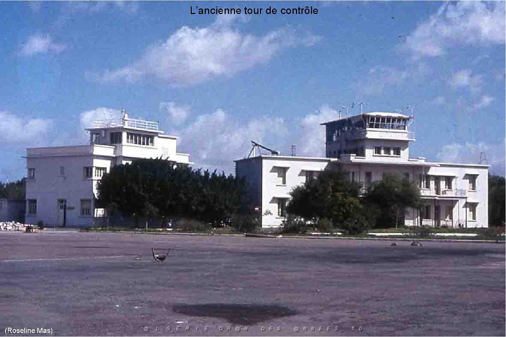 122 - AERODROMES ET BASES 1945-1962-1-ORAN LA SENIA BA 141 (10).jpg